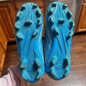 Soccer cleats unisex